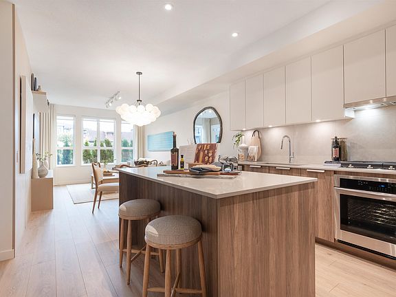 5th image of 2178 Prairie Ave #314