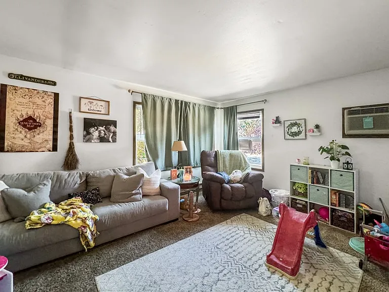 1002 N 39th St #2 — Photo 4