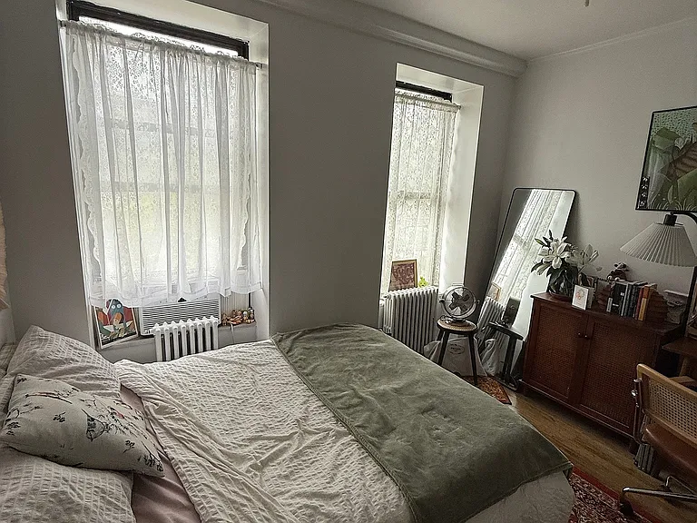97 Allen St #8 — Photo 3