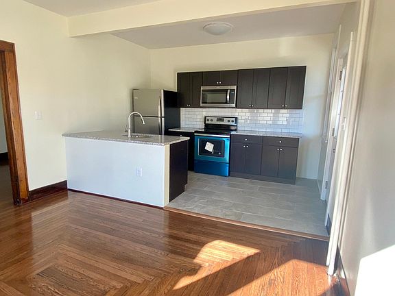2nd image of 782 Wyoming Ave #4