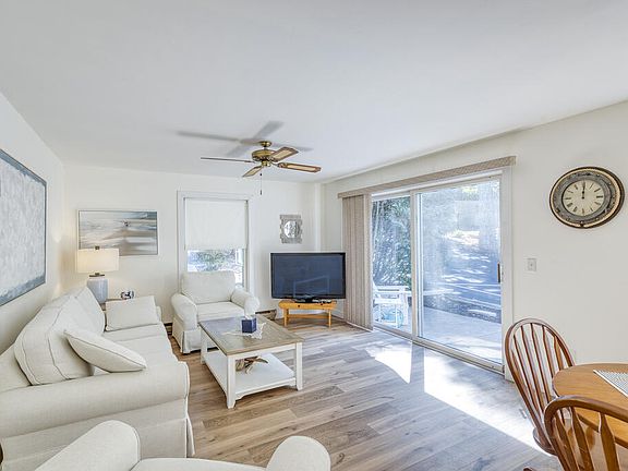 4th image of 10697 Timber Ridge Cir Unit 9A