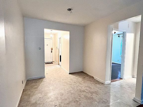 2nd image of 2260 Burnett St APT 1F