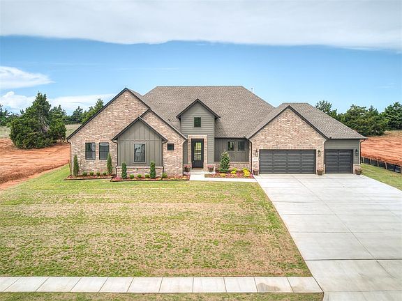 3rd image of 8103 Goldfinch Dr