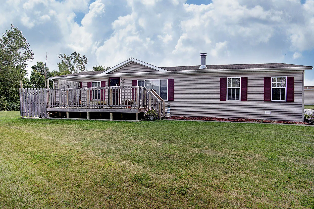 609 Lake Ridge Dr photo 1