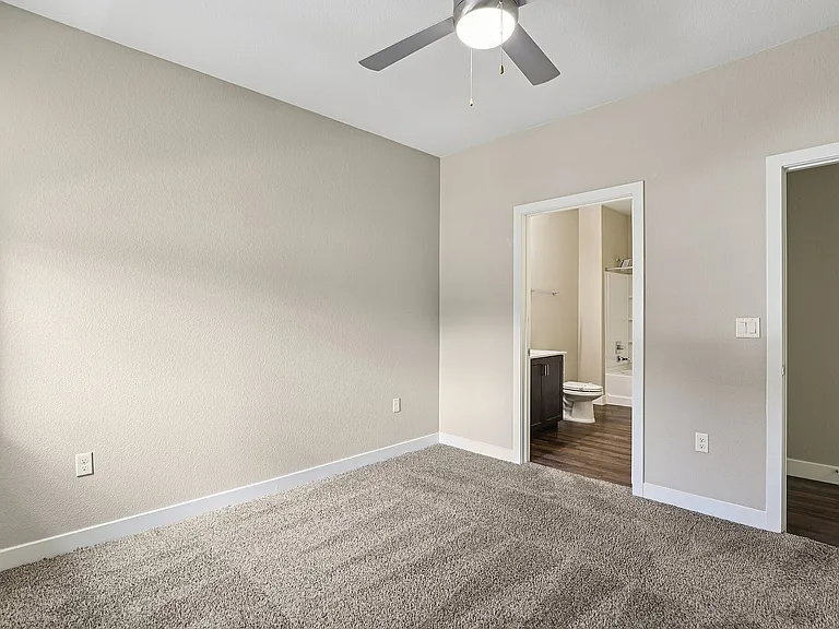 One Bedroom with En Suite Bathroom and Walk In Closet