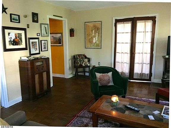 4th image of 252 Gregory Ave