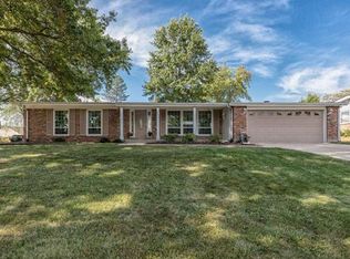 357 Meadowbrook Dr, Ballwin, MO