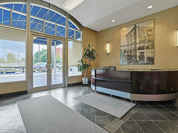 3rd image of 25 Leroy Pl #Penthouse 1