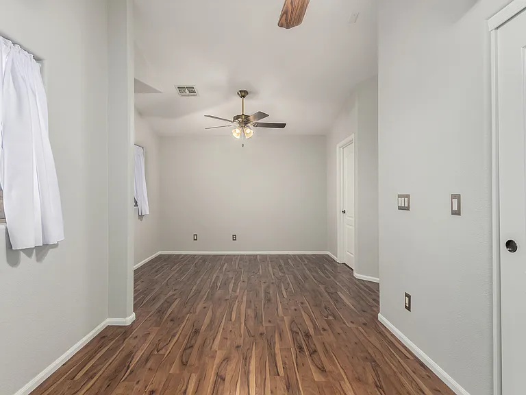 42553 W Sparks Dr — Photo 14