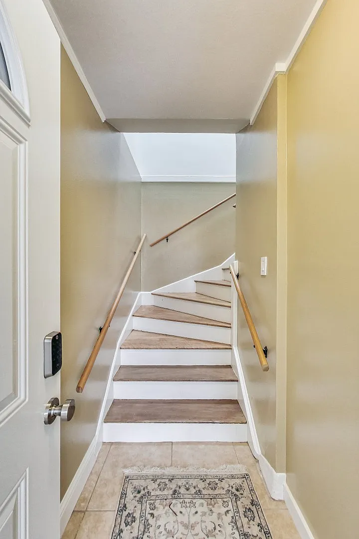 3 bed, 1000 sqft, $5,650 — Photo 3