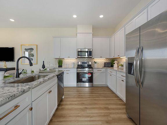 Alicante Model Home - Picasso Floorplan - Kitchen