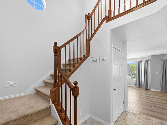 4th image of 7910 Pear Tree Cir