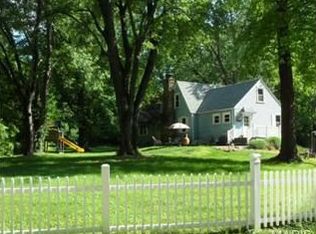 9 Saline Ln, Fenton, MO 63026