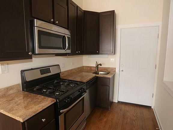 2nd image of 2146 W Chicago Ave #1F