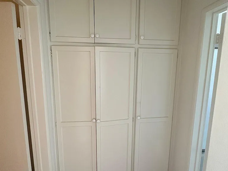 2146 N Beachwood Dr #4 — Photo 7