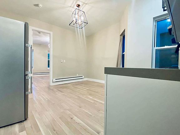 5th image of 699 Dekalb Ave #C1