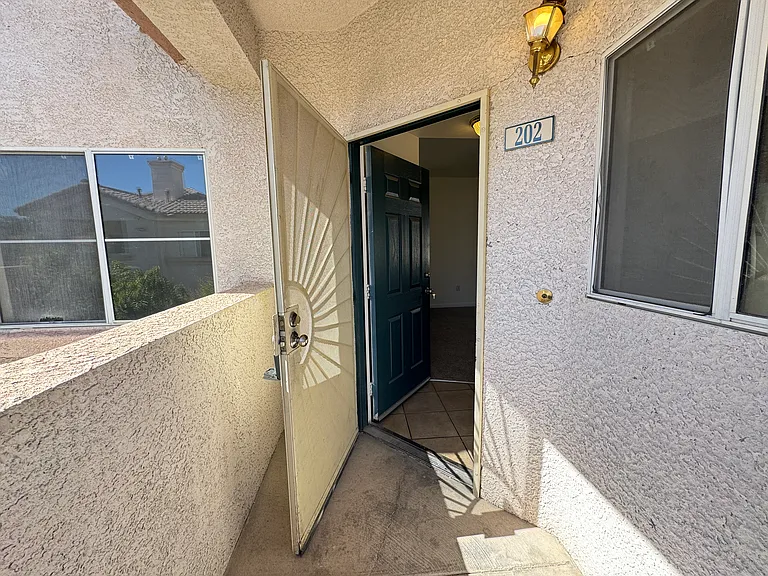 2120 Calville St #202 — Photo 2