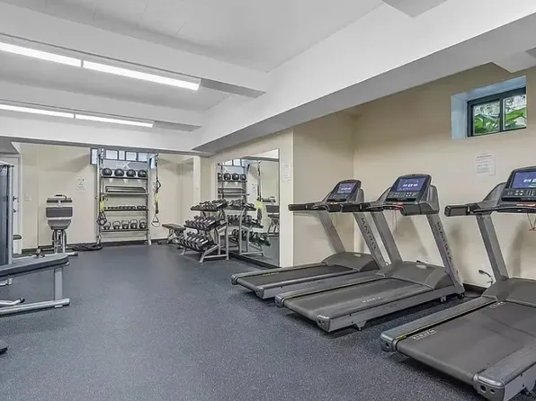 69-10 Yellowstone Boulevard image 1 of 6