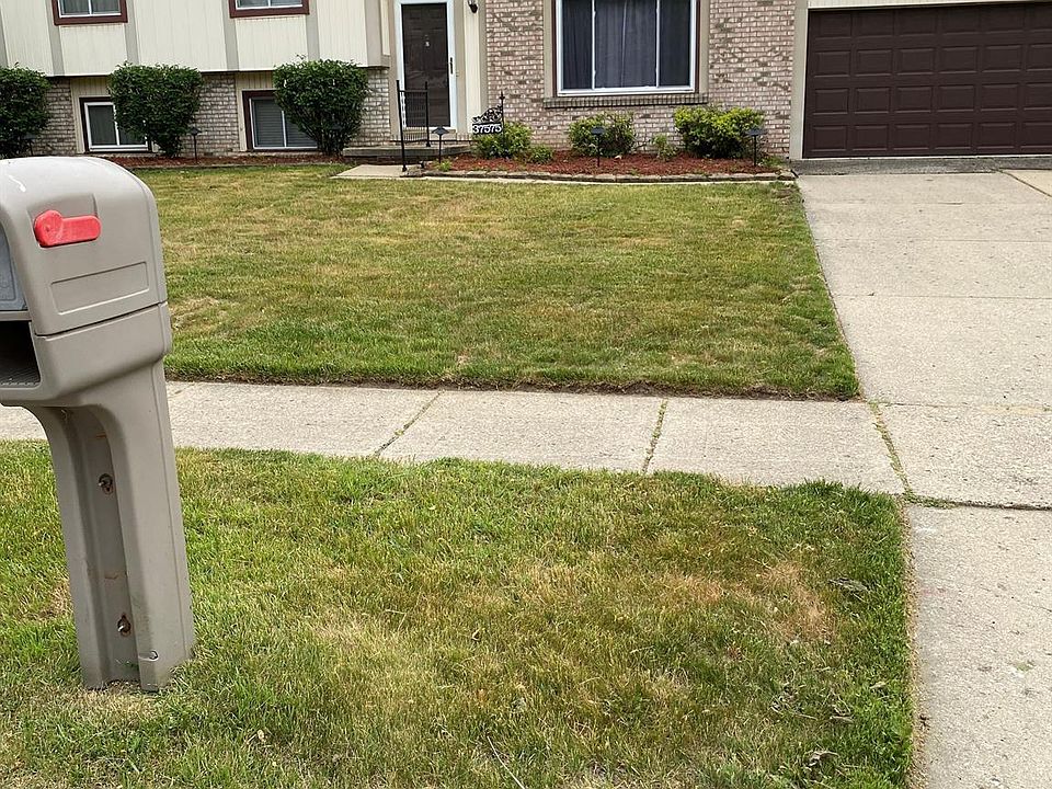 1st image of 37575 Hillcrest Dr