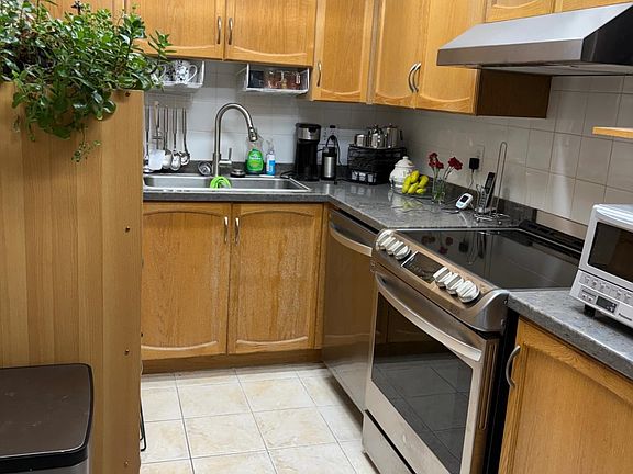 2nd image of 2964 Trethewey St #103