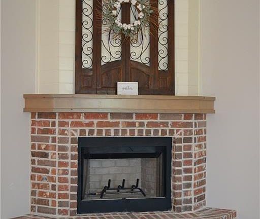 3rd image of 102 Contera Ct