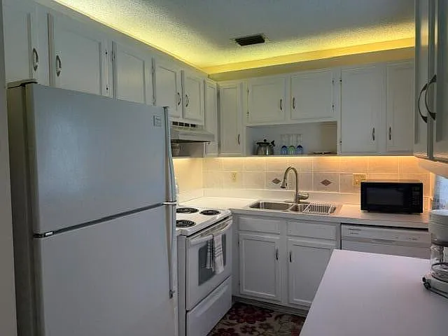 16 Vista Palm Ln #105 — Photo 9