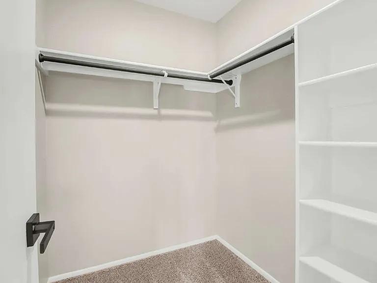 14216 Indian Woods — Photo 25