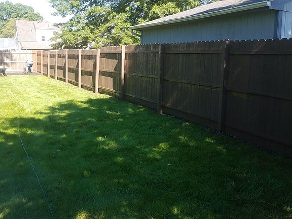 2nd image of 828 Meadowbrook Ave SE