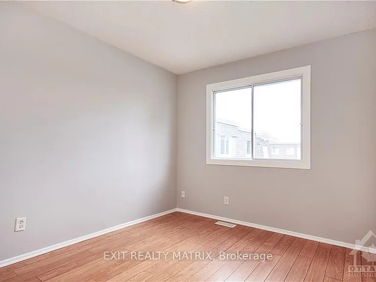 2988 Fairlea Cres — Photo 18