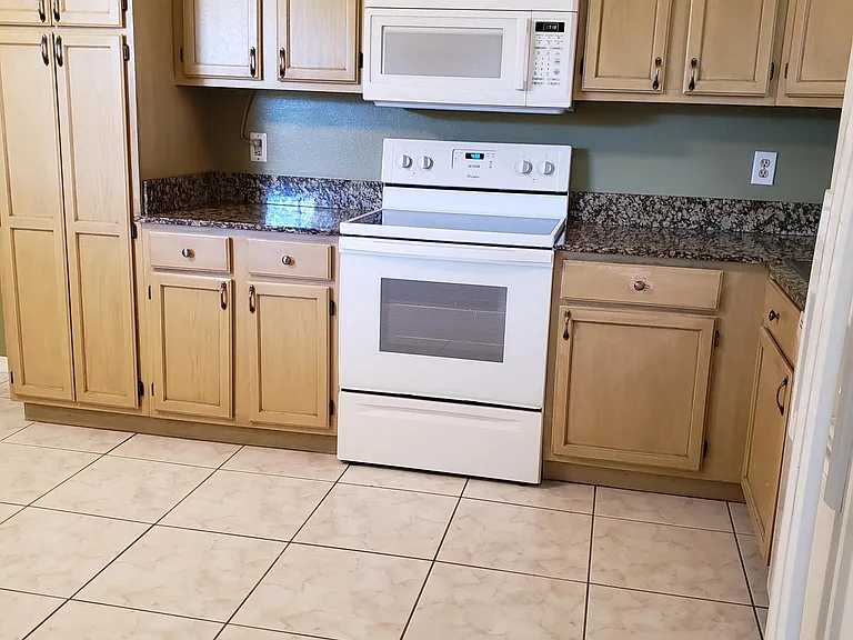 4055 Bonnie Dr — Photo 6