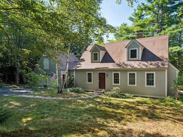 748 County Road, New London, NH 03257
