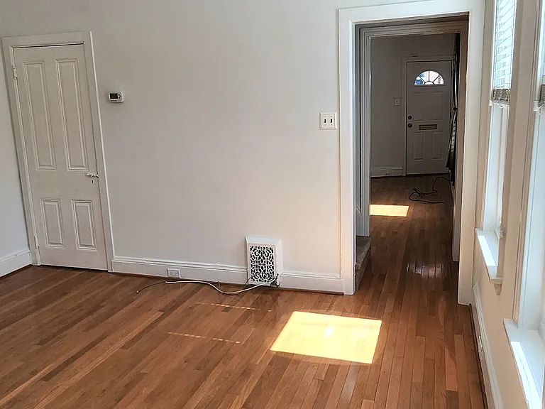 3591 Calumet St — Photo 15