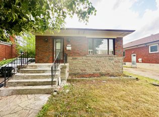 1048 Kennedy Rd, Toronto, ON M1P 2K7