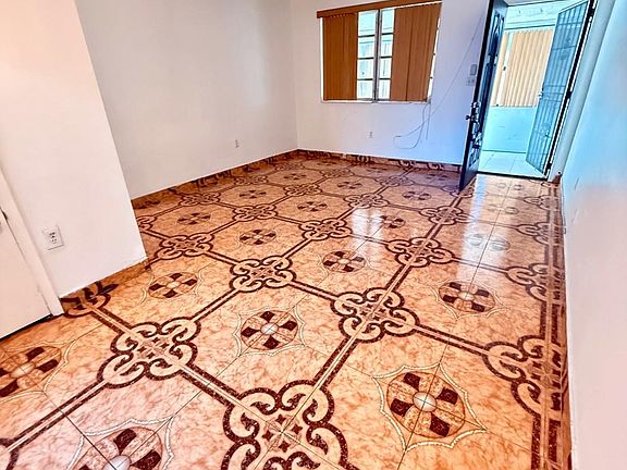 4th image of 220 NW 51st St #1