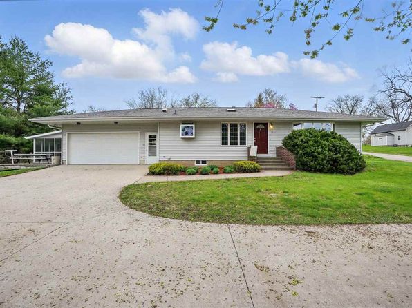 140 N Knisel St, Riverside, IA 52327