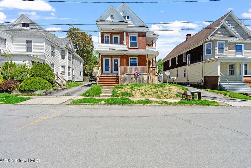 3rd image of 9 McClellan Avenue