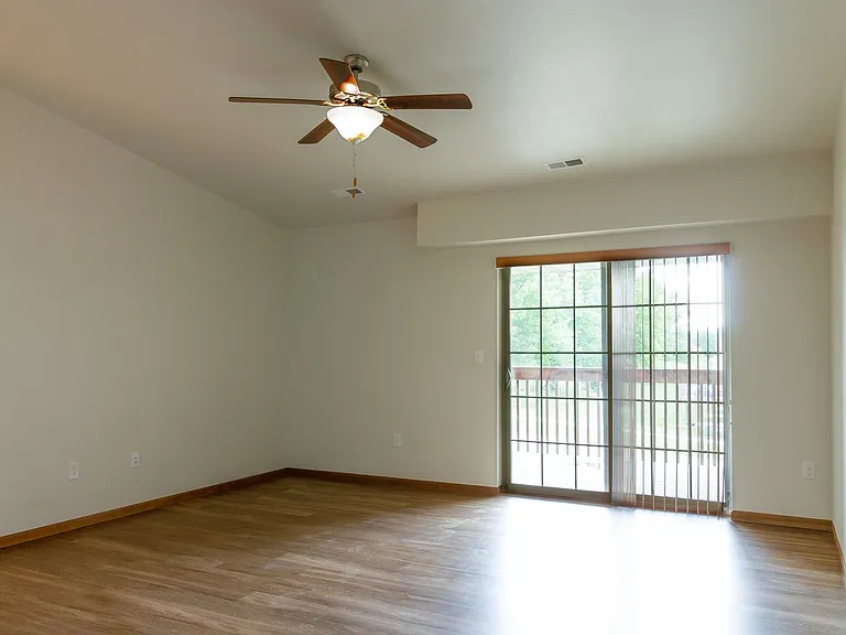 Willow Ridge Apartments — Photo 18
