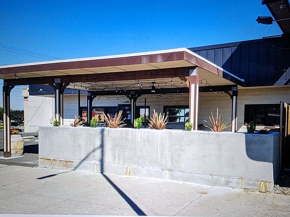3rd image of 430 W Main St