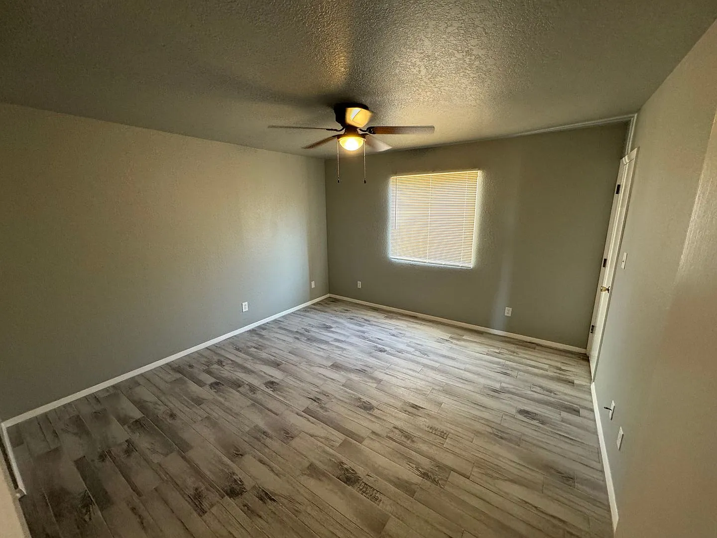 2 Bedroom Apartment! — Photo 4
