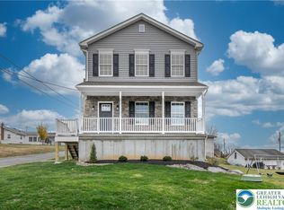 6 W 1st St, Northampton Boro, PA 18067