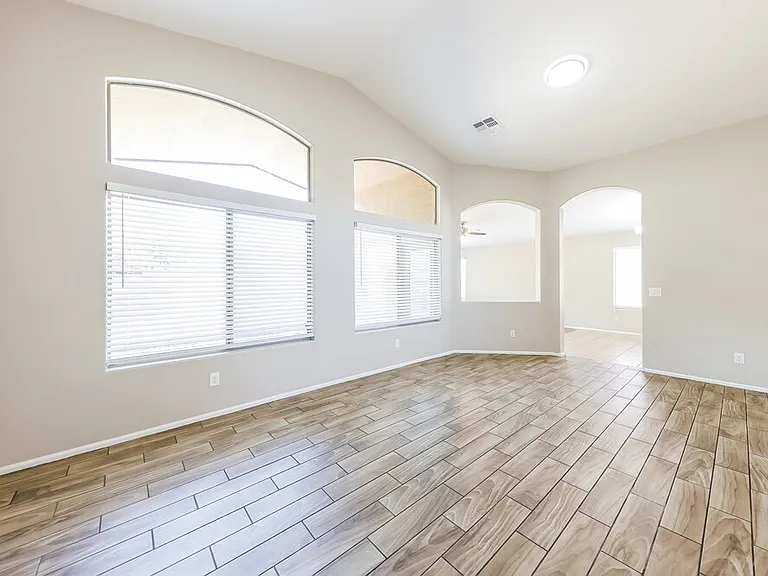 8328 S 48th Dr — Photo 5