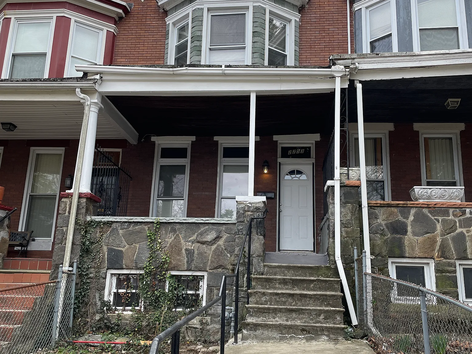 3 bed, 1.5 bath, 1476 sqft, $1,700 — Photo 1
