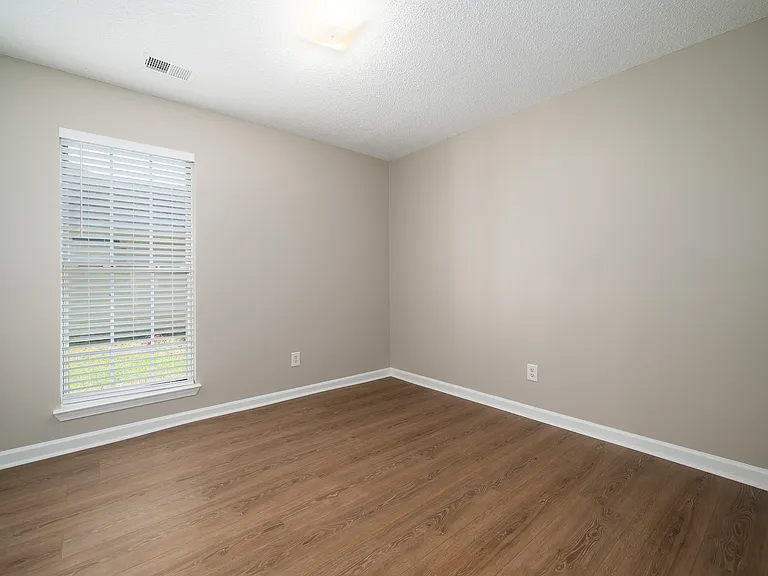 132 King James Ct — Photo 17