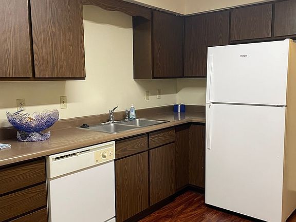 5th image of 333 Maplewood Dr #333-201