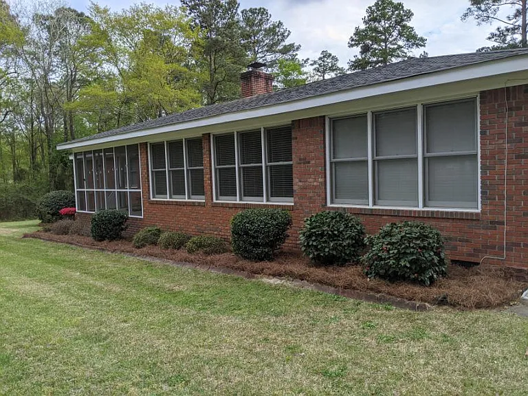 429 Longtown Rd W — Photo 3