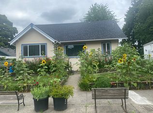 623 NE Holland St, Portland, OR 97211