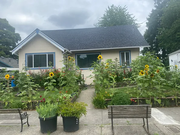 623 NE Holland St, Portland, OR 97211