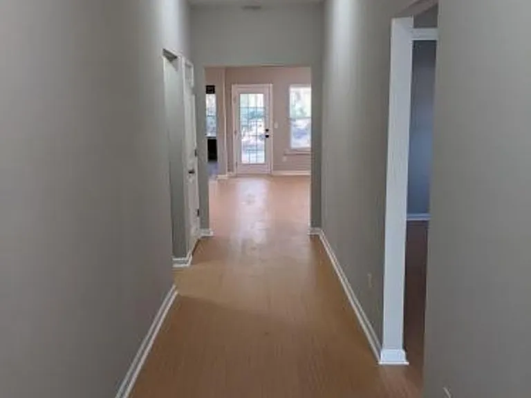 205 W Pine St — Photo 4