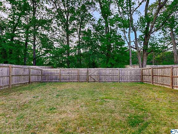 4th image of 205 Sedgewick Dr