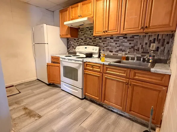 65 Richmond St, Brockton, MA 02301